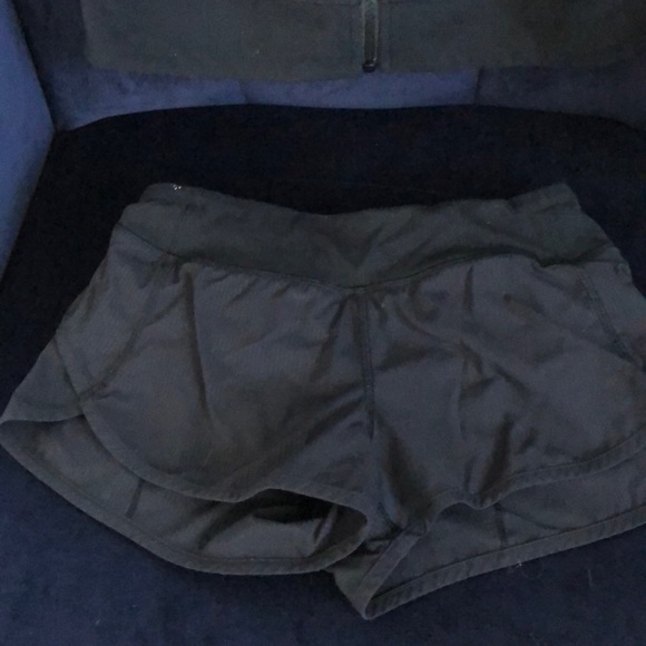 Girls iviva yoga zip up and lined shorts. - Picture 2 of 3